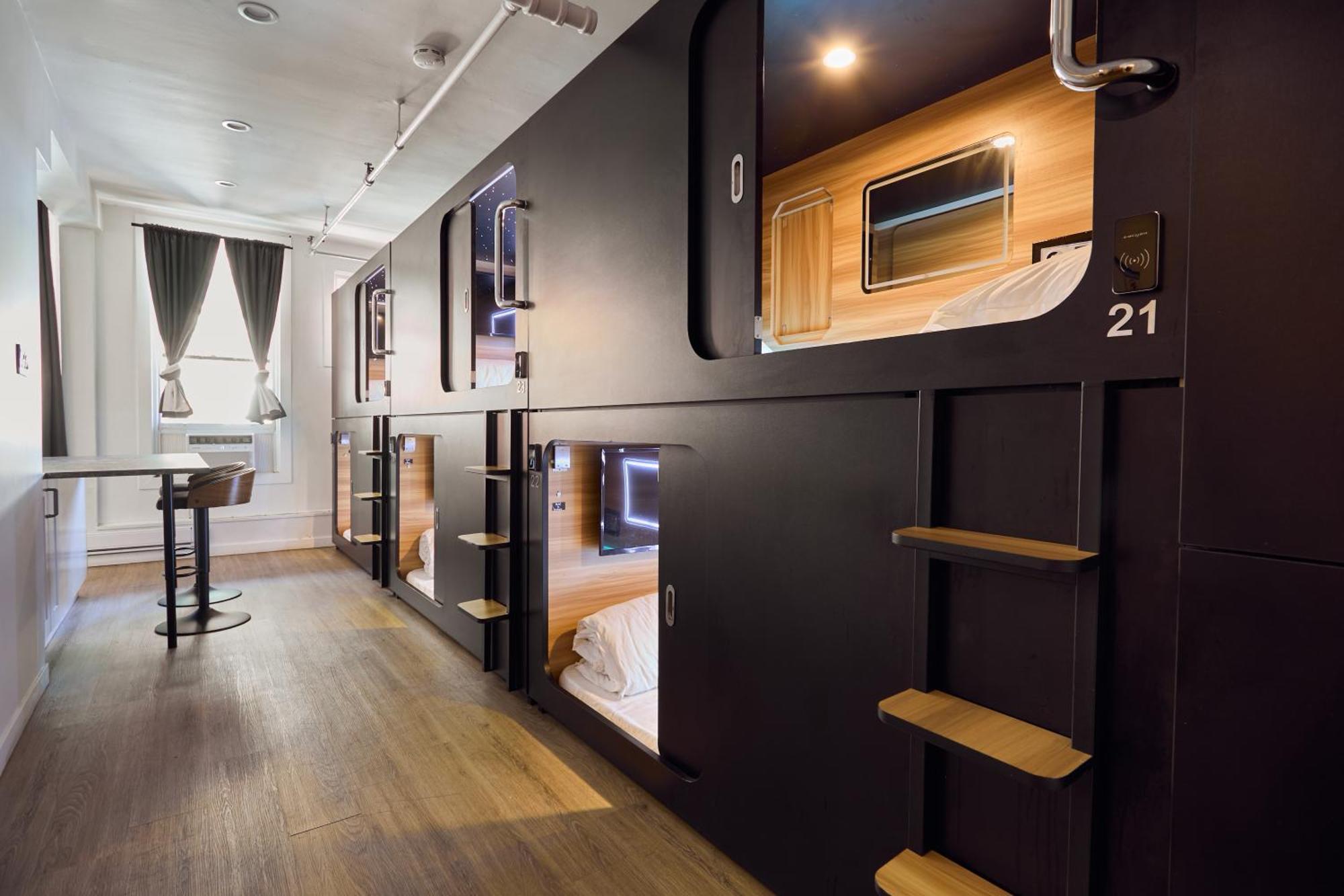 Capsule Hotel Montréal Exterior foto